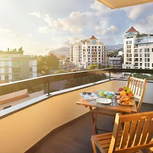 Golden Sea Horizon Apartment